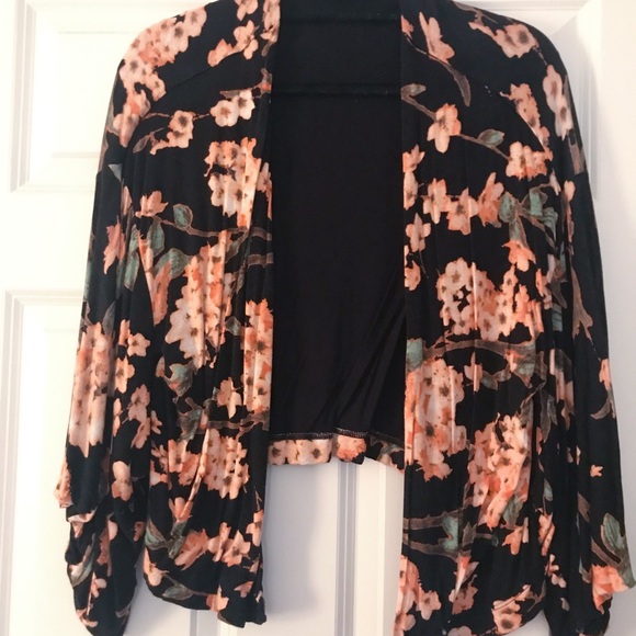 ASOS PETITE Japanese Floral Kimono - Picture 5 of 8